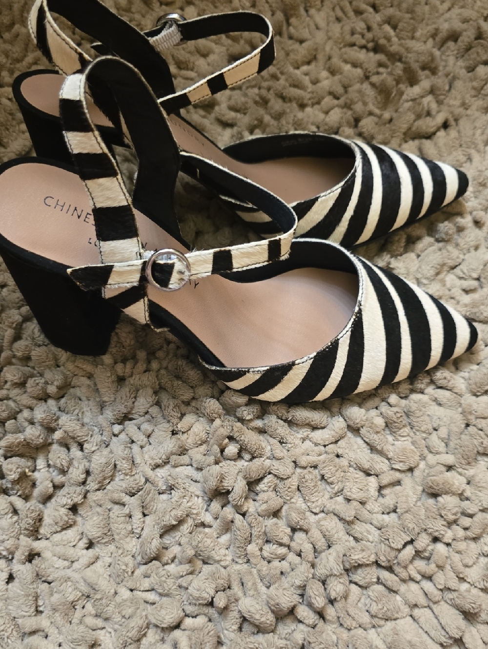 New Chinese Laundry Women's Size 8 Keesa Pony Zebra Print Chunky Heel Shoe - Picture 3 of 7